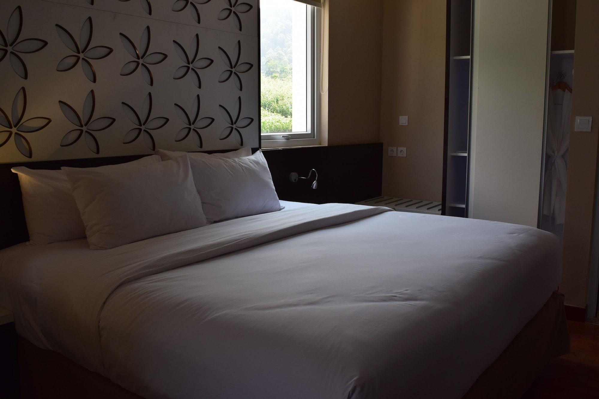 Amartahills Hotel And Resort Batu  Exterior photo