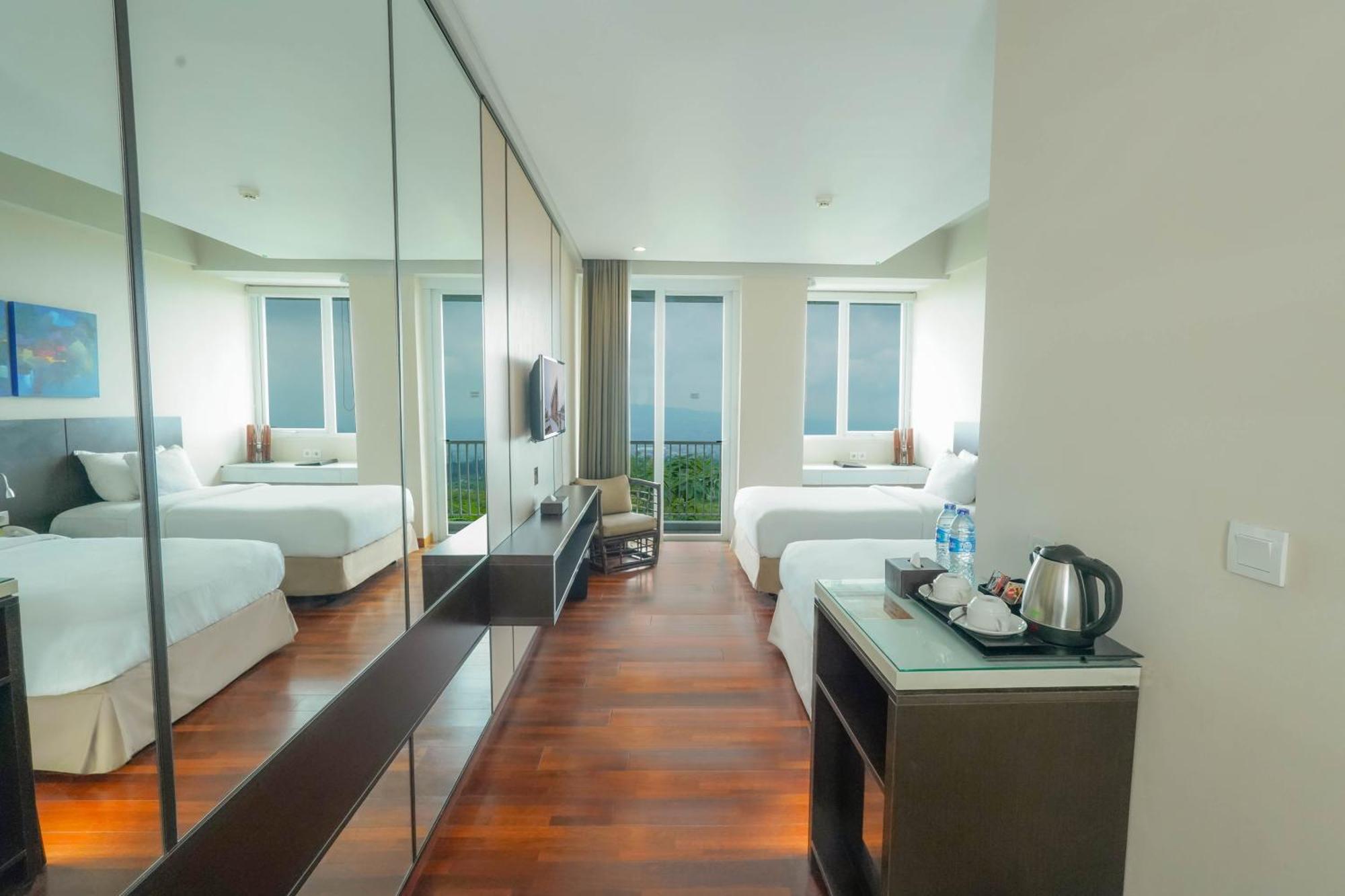 Amartahills Hotel And Resort Batu  Room photo