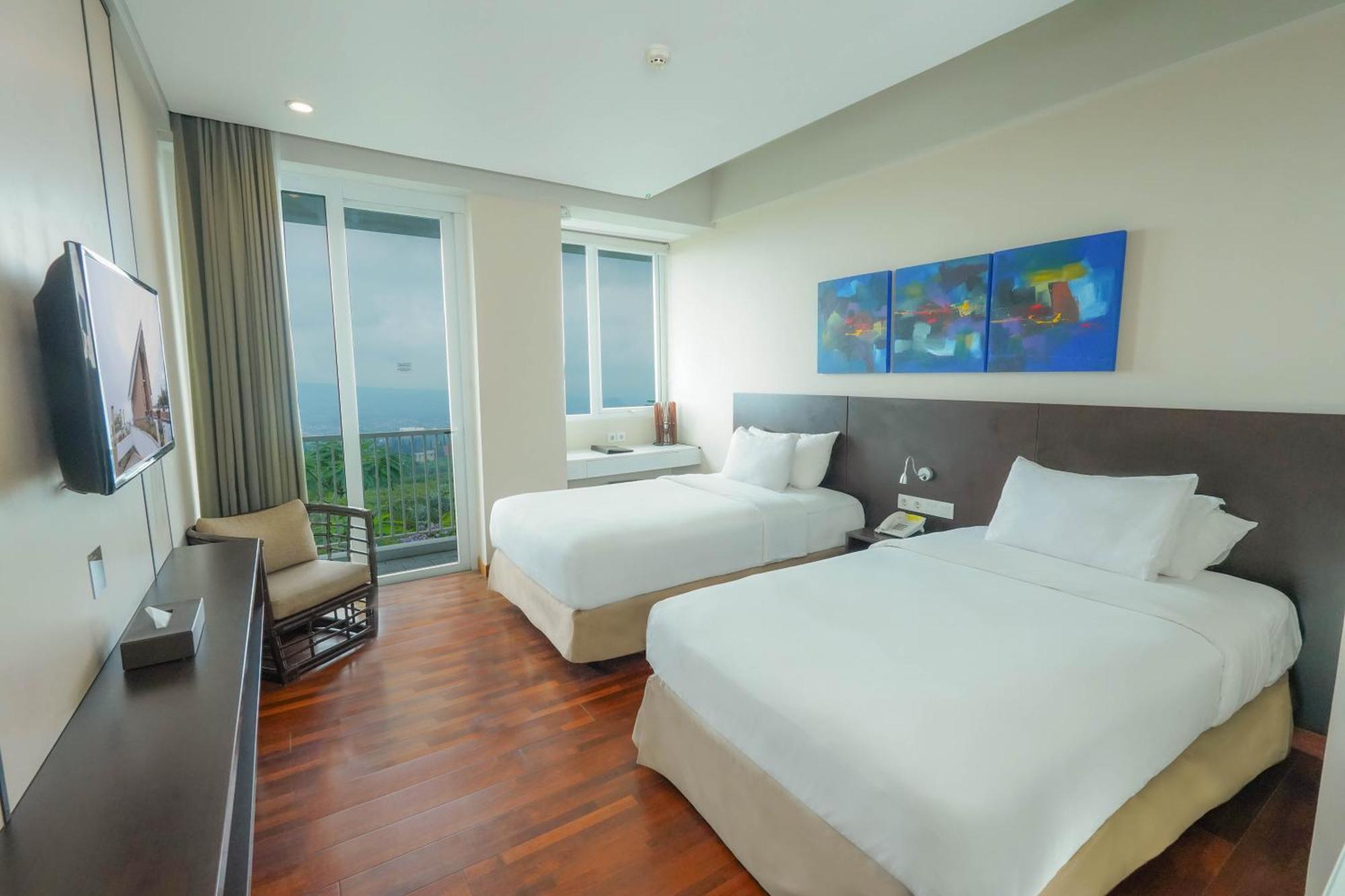 Amartahills Hotel And Resort Batu  Room photo